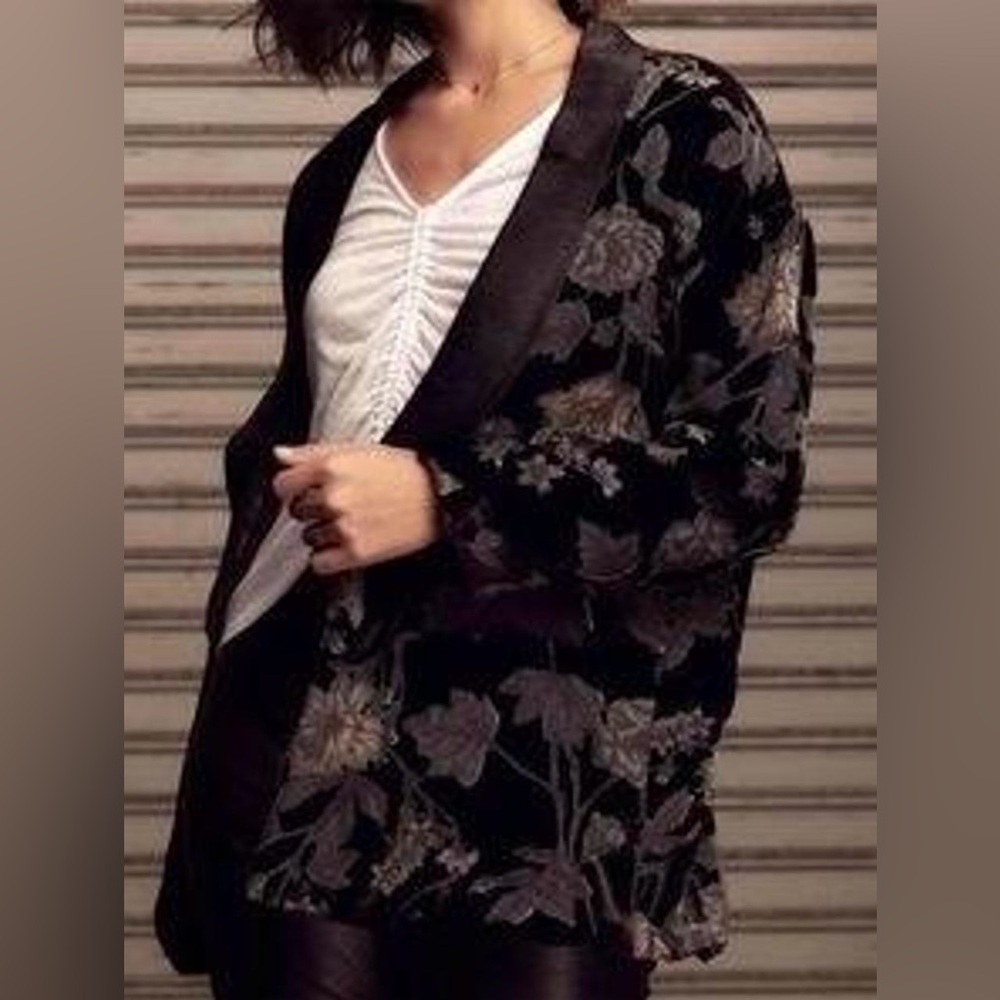 NWOT Women's Sage The Label Black Floral Velvet Blazer Jacket‎ Medium Shimmer